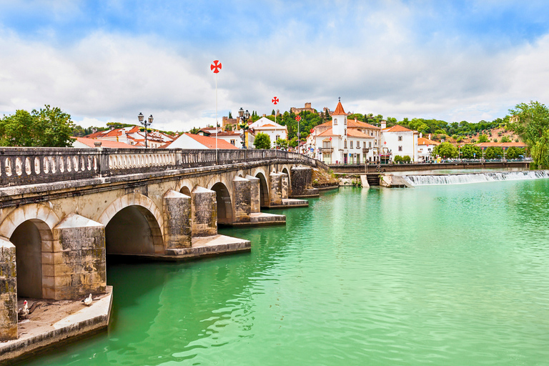 从里斯本出发：圣殿骑士路线 - 阿尔穆罗尔、托马尔和基督修道院独家私人之旅