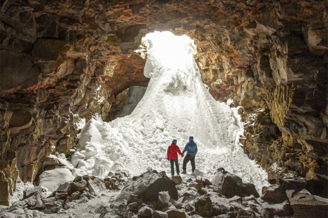 Raufarhólshellir lavatunnel: ondergrondse expeditie