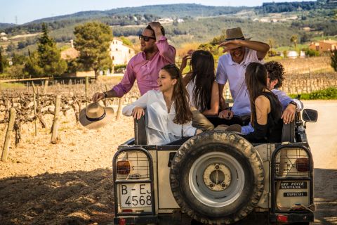 バルセロナ発：4WDで行くワイン、カヴァ、タパス、ぶどう園体験