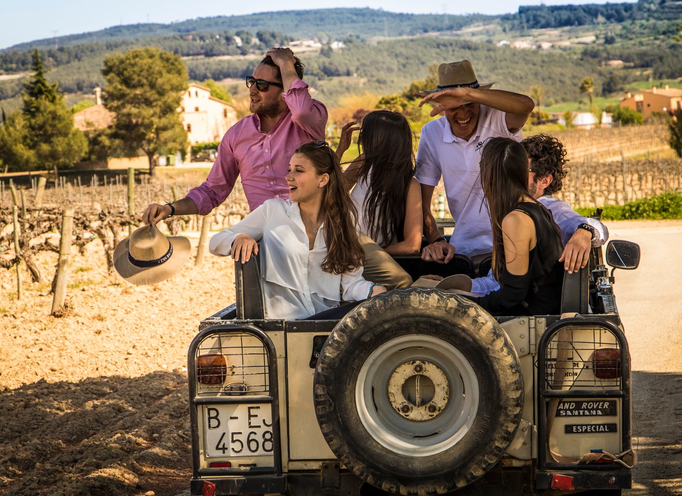 Fra Barcelona: Penedés Vineyards Tour med 4WD med vin og cava