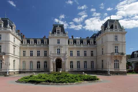 Walking Tour of Austrian Architecture in Lviv