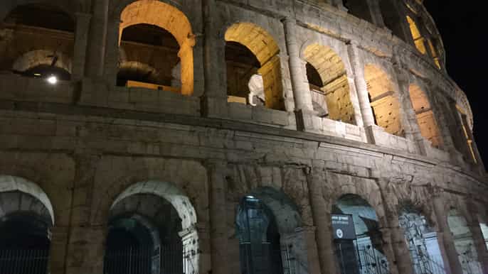 rome 2.5hour colosseum moonlight small group tour