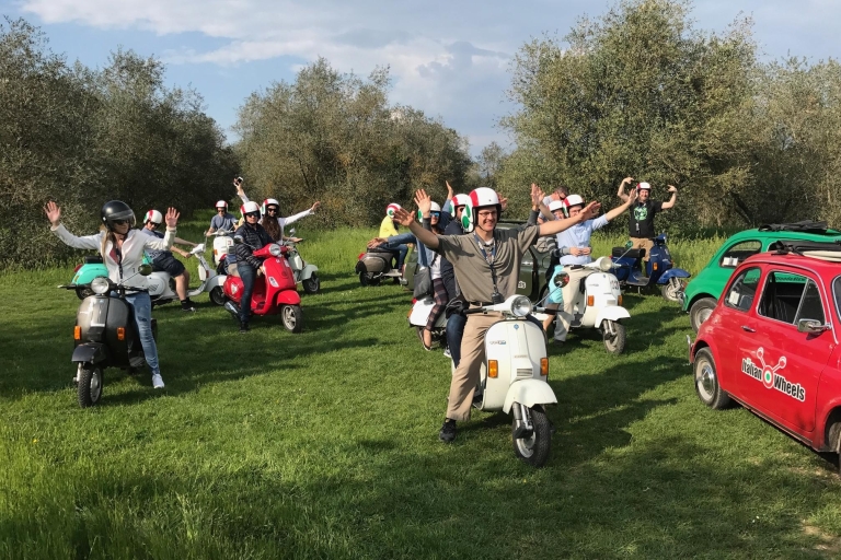 De Florence: visite de la campagne toscane sur une Vespa vintage2 personnes sur une Vespa