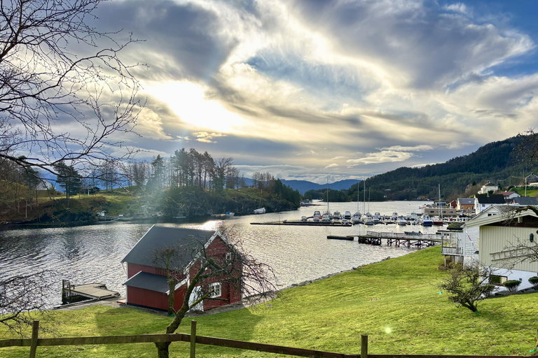 Scenic Hardangerfjord with Waterfalls & Lunch at a Garden 