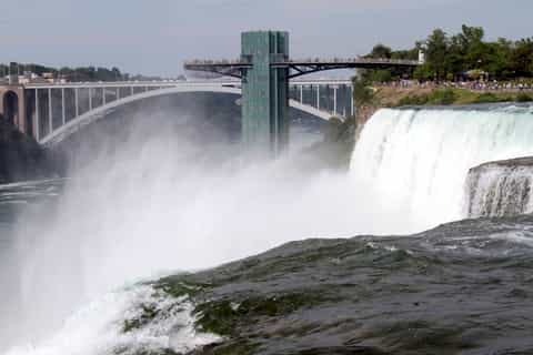 2-Day Niagara Falls and Shopping Trip from New York City