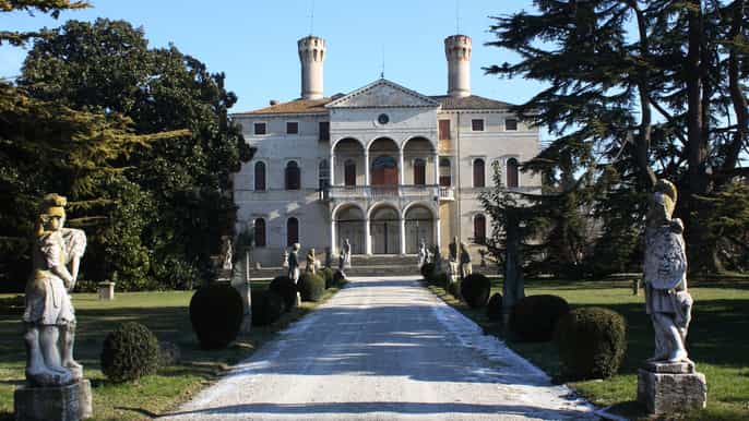 treviso guided tour wine tasting at castello di roncade