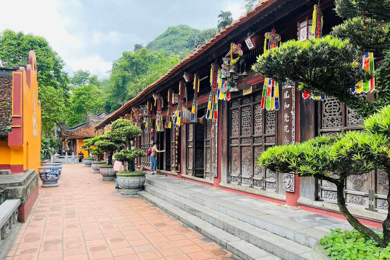 From Hanoi: Perfume Pagoda & Huong Tich Cave Group Tour