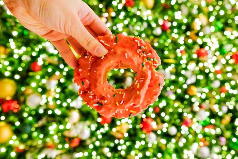 Portland: Guided Holiday Delicious Donut Tour with Tastings