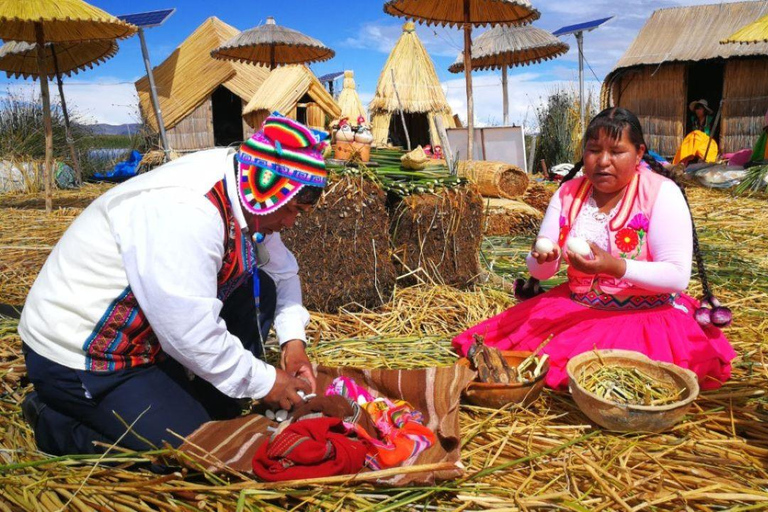 Desde Cusco: Excursión de 2 días al Lago Titicaca con pernoctación en autobús