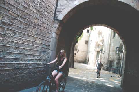 barcelona unentdeckte geheimnisse von picasso auf ebike