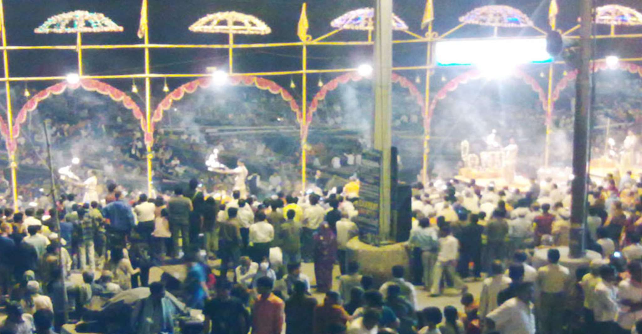 Varanasi Tour Privato di un'intera giornata con Sarnath e Ganga Aarti - Hizvo