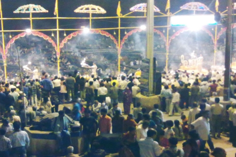 Varanasi Ganztägige Privattour mit Sarnath und Ganga Aarti