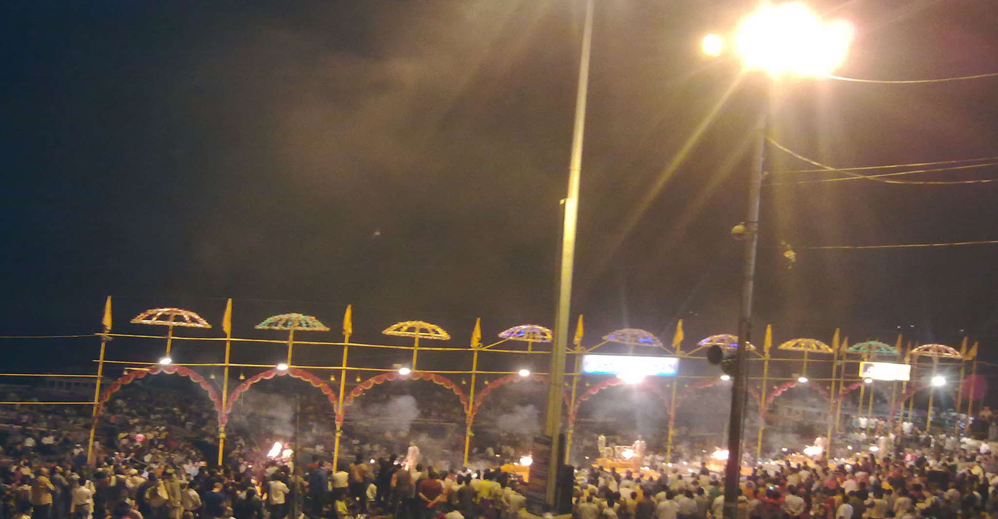 Varanasi Tour Privato di un'intera giornata con Sarnath e Ganga Aarti - Hizvo
