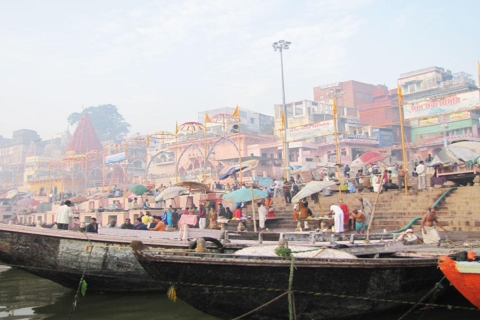Varanasi: Sonnenaufgang Bootsfahrt w / Ghats & Morning Rituals