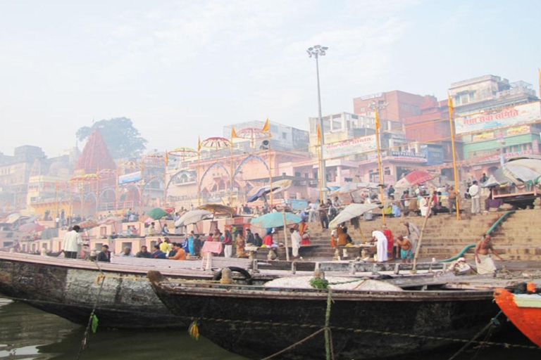 Varanasi: Sunrise Boat Ride w / Ghats et Matin Rituels