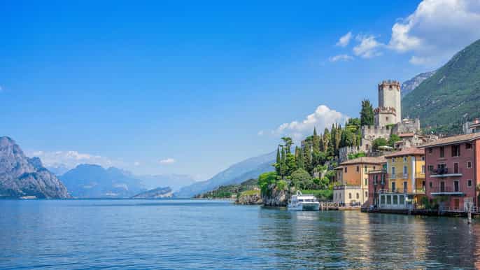 lugana wine tour with private panoramic boat on lake garda