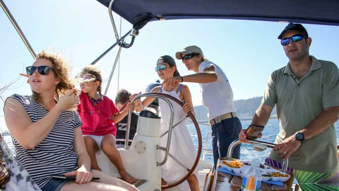 Barcelona: tour en velero con vermú desde Port Vell