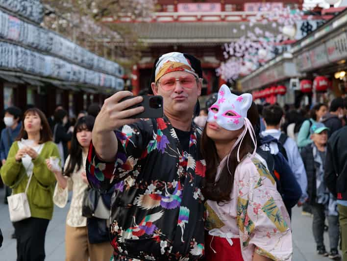 Tokyo : Old Vs New Private Tour (Sensoji, Akihabara, Ueno) | GetYourGuide