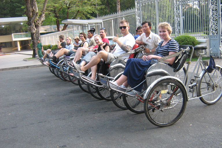 Esperienza personalizzata di Ho Chi Minh City su Cyclo con conducenteCiclo di 3 ore in inglese