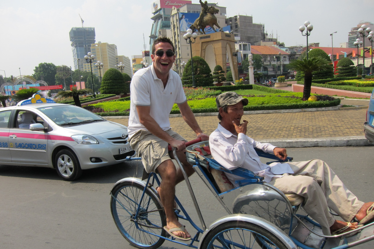 Esperienza personalizzata di Ho Chi Minh City su Cyclo con conducenteCiclo di 3 ore in inglese