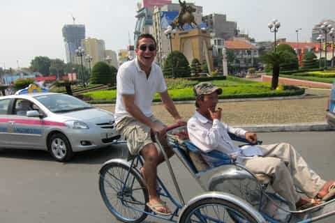 Customized Ho Chi Minh City Experience on Cyclo with Driver