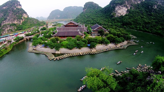 From Hanoi: Trang An & Bai Dinh Pagoda Full-Day Private Tour