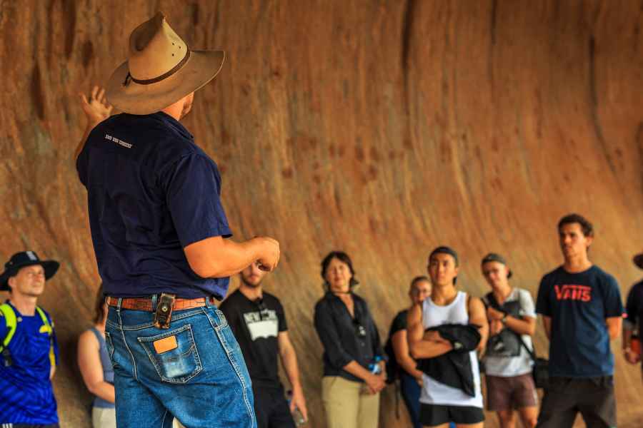 Uluru und Kata Tjuṯa: Tour mit Rundgang und Barbecue. Foto: GetYourGuide