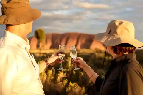 Depuis Ayers Rock Resort : dîner barbecue au coucher du soleil sur Uluru