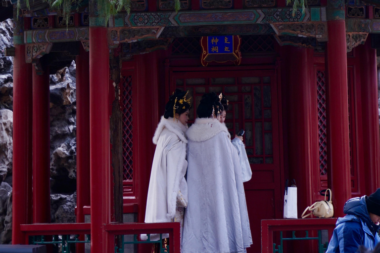 Forbidden City Guided Tour with Jingshan & Shichahai Walk