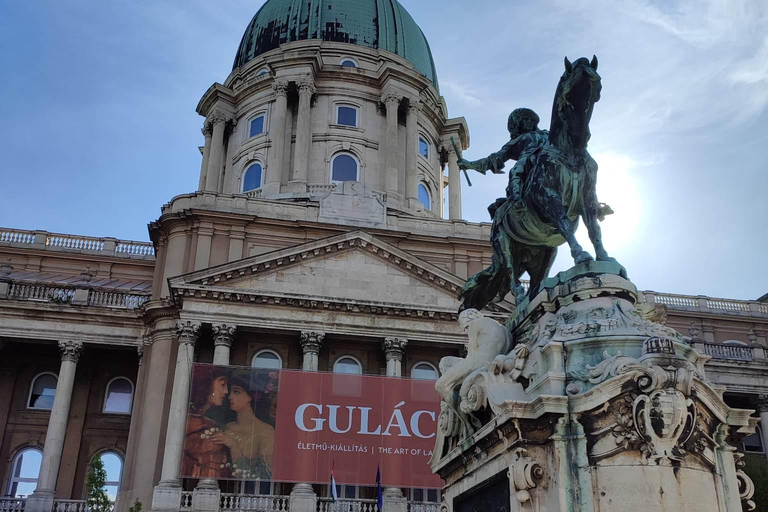 Budapest: Castle District Walking Tour with Local Guide