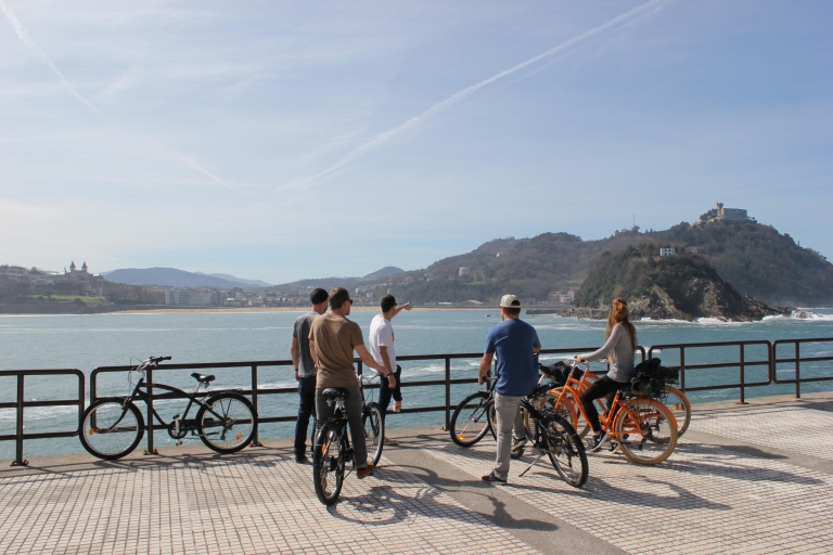 Visite à vélo en petit groupe de Saint-SébastienSan Sebastián Bike Tour en anglais
