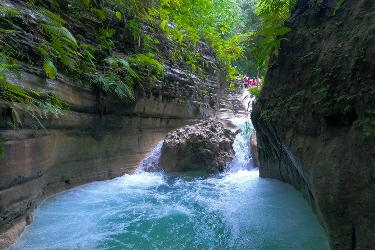 Puerto Plata: Jeep Safari Adventure to the 7 Damajagua Waterfalls