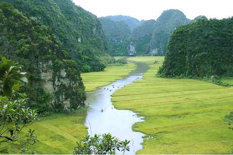 Desde Hanoi: Tour de 2 días por el Parque Nacional Ninh Binh y Cuc Phuong