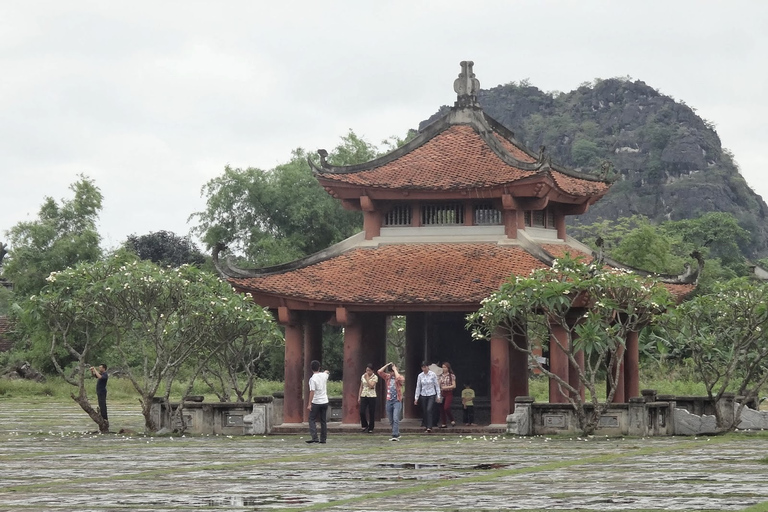 Van Hanoi: Ninh Binh en Cuc Phuong National Park 2-daagse tour