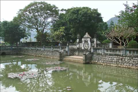 From Hanoi: Ninh Binh & Cuc Phuong National Park 2-Day Tour