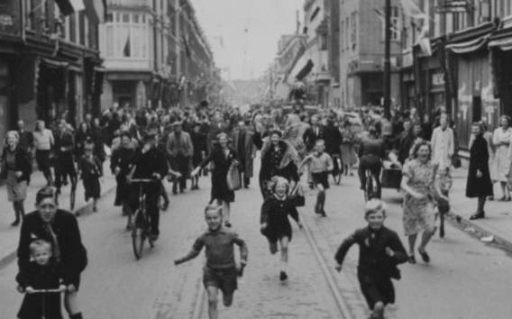 Schulgruppen in Amsterdam: Anne Frank und WWII Walking…