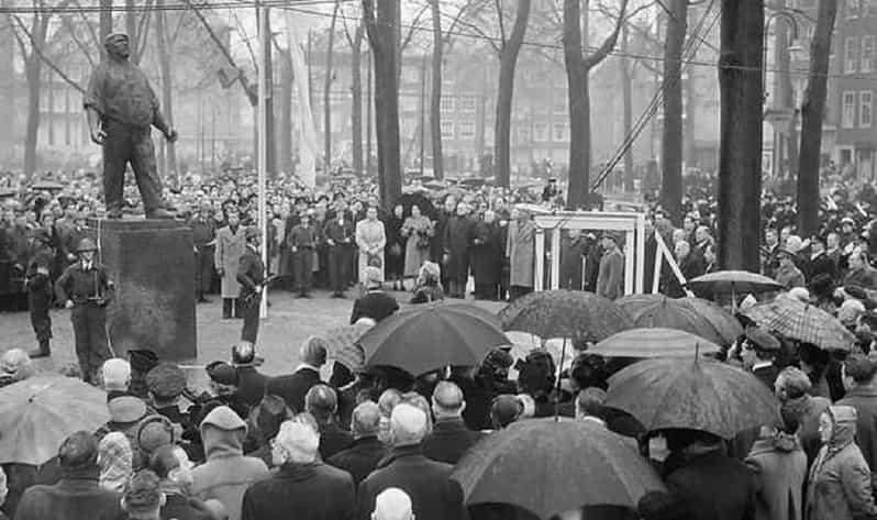 Grupos escolares en Ámsterdam: Visita a pie Ana Frank y la Segunda Guerra  Mundial | GetYourGuide