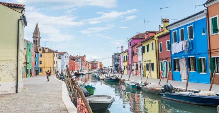 Venice: Murano Glassblowing & Burano Lacemaking Tour by Boat