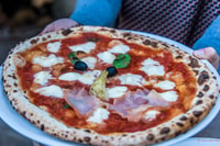 Florence, Pizza and Gelato Class at a Tuscan Farmhouse - Housity