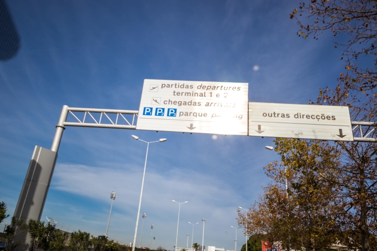Lizbona: Prywatny transfer między lotniskiem a centrum miastaTransfer z centrum Lizbony na lotnisko minivanem