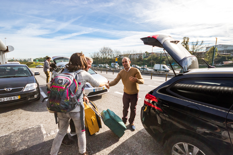 Lissabon: privétransfer tussen vliegveld en stadTransfer van de luchthaven naar het stadscentrum van Lissabon per minibus