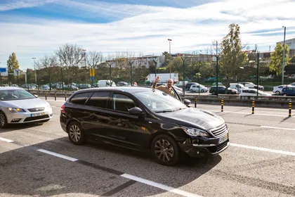 Lissabon: Privater Transfer zwischen Flughafen und Stadtzentrum