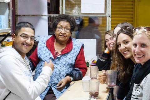 Passeio gastronômico noturno em La Paz