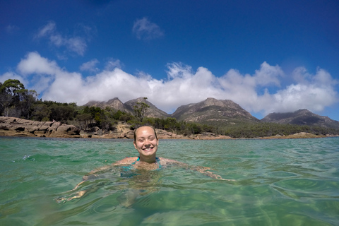 Hobart : Wineglass Bay & Freycinet Active Day TourDe Hobart: excursion active d'une journée à Wineglass Bay