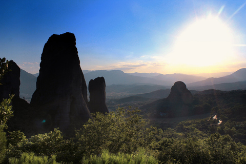 Från Aten: Delphi och Meteora 2-dagarstur med hotellRundtur på franska