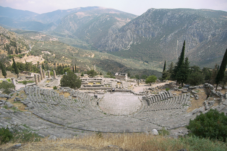 Vanuit Athene: dagexcursie naar DelphiRondleiding in het Italiaans