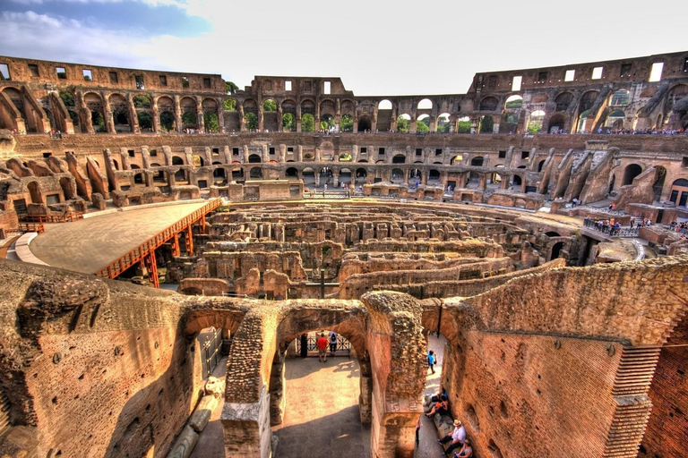 Roma: Coliseo, Foro y Palatino Alojado Skip-the-LineRoma: Coliseo, Foro y Colina Palatina Ticket de entrada sin colas