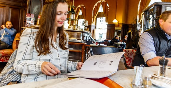 Vienna: Typical Austrian Food Tour with Coffee House Visit