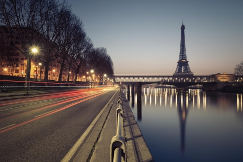 Ab Paris: Bootsfahrt mit Abendessen auf der SeineSeine-Bootsfahrt mit Abendessen & Eiffelturm ohne Anstehen