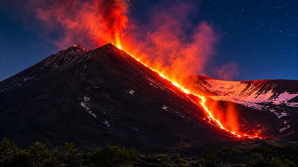 Mount Etna at sunset: pickup from Catania, with guide, food tasting and cave kit